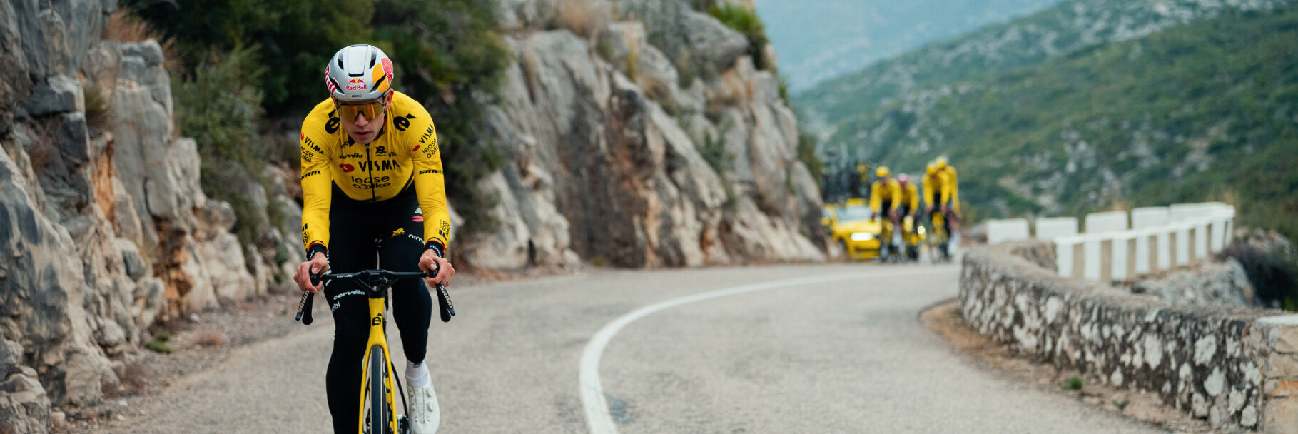 Fuel your performance with the same bottle trusted by pros: the always race-ready Podium